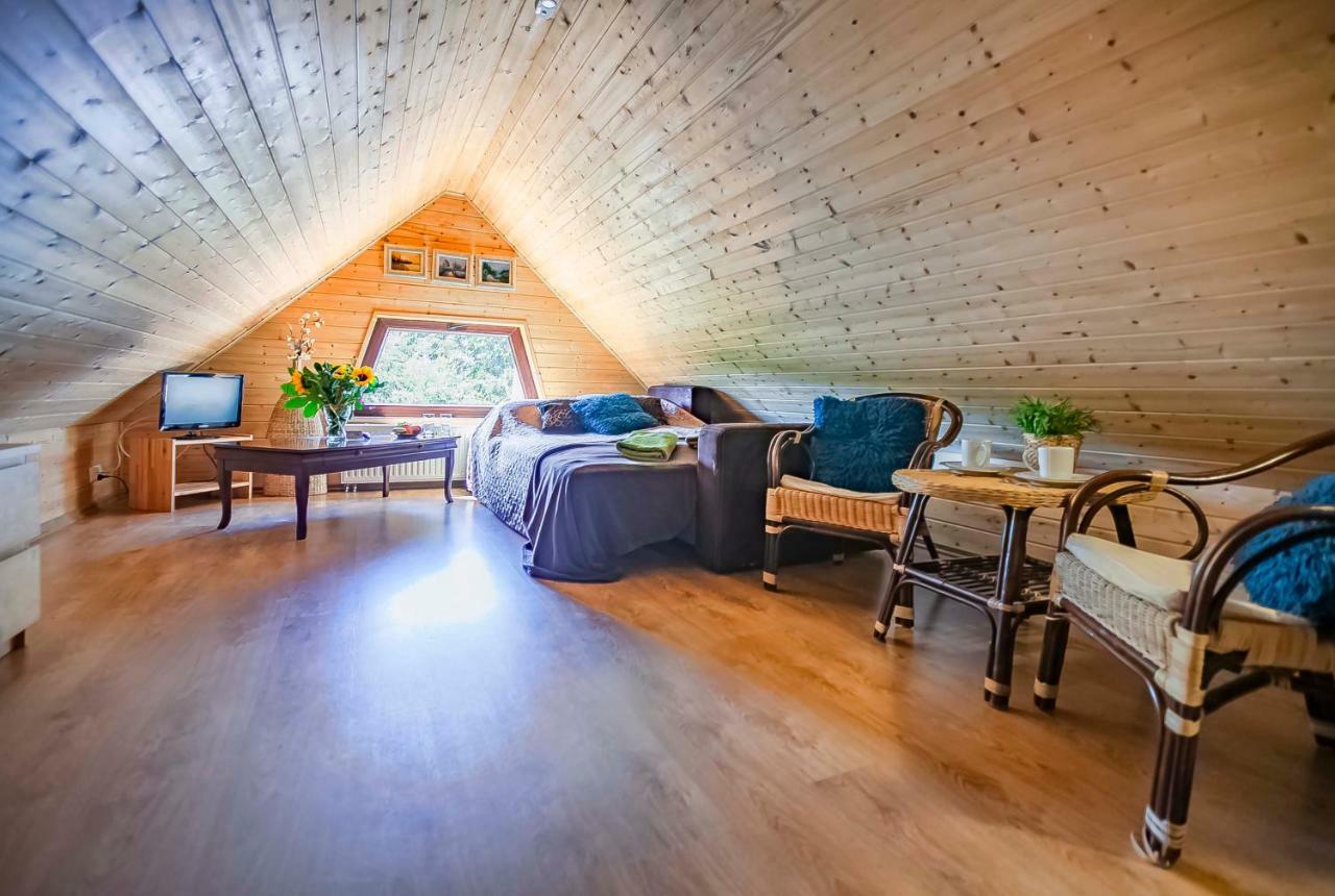 Lesniczowka Wiezyca I Domki Szymbark  Esterno foto